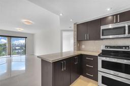 Picture of 8290 Lake Dr # 516, Doral, FL 33166
