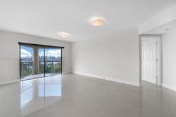 Picture of 8290 Lake Dr # 516, Doral, FL 33166