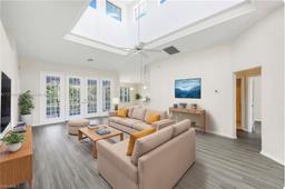 Picture of 137 Bald Eagle Dr, Marco Island, FL 34145