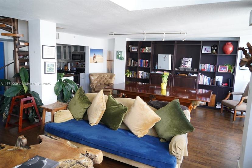 Picture of 600 NE 36Th St, Miami FL 33137