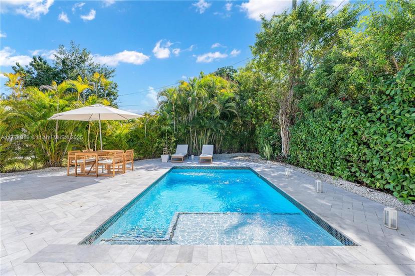 Picture of 990 SW 11Th St, Miami FL 33129