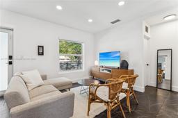 Picture of 990 SW 11Th St, Miami, FL 33129
