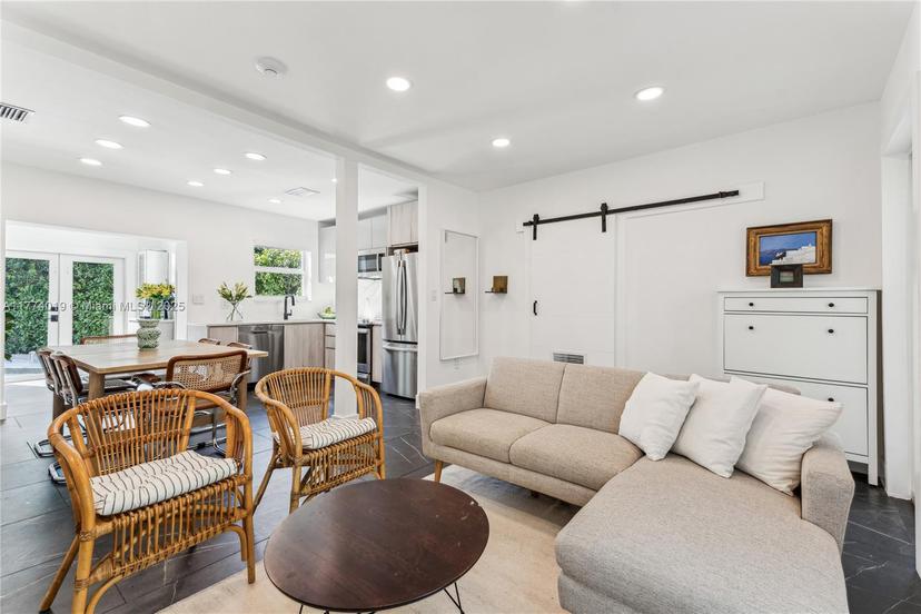 Picture of 990 SW 11Th St, Miami FL 33129