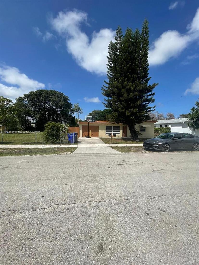 Picture of 2801 Mayo St, Hollywood FL 33020