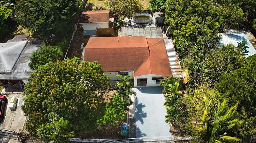 Picture of 596 NW 109Th St, Miami FL 33168