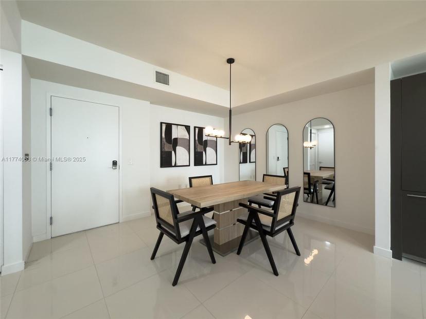 Picture of 7751 NW 107Th Ave # 522, Doral FL 33178