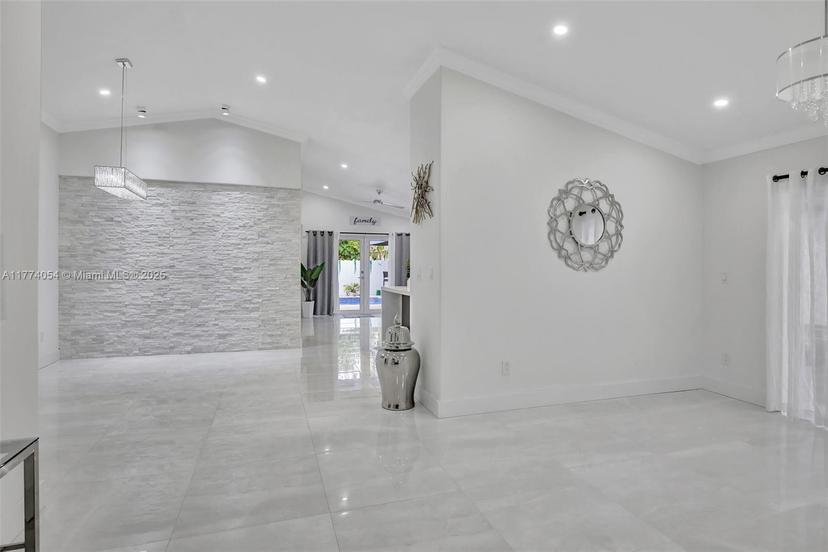Picture of 15122 NW 91St Ct, Miami Lakes FL 33018