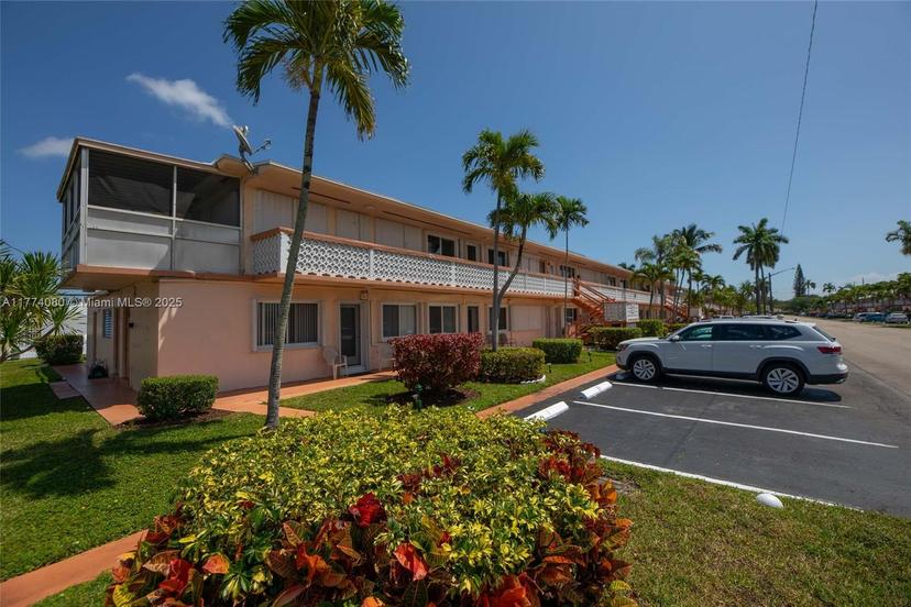 Picture of 815 SW 11Th Ave # 1G, Hallandale Beach FL 33009