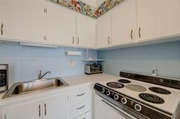 Picture of 815 SW 11Th Ave # 1G, Hallandale Beach, FL 33009