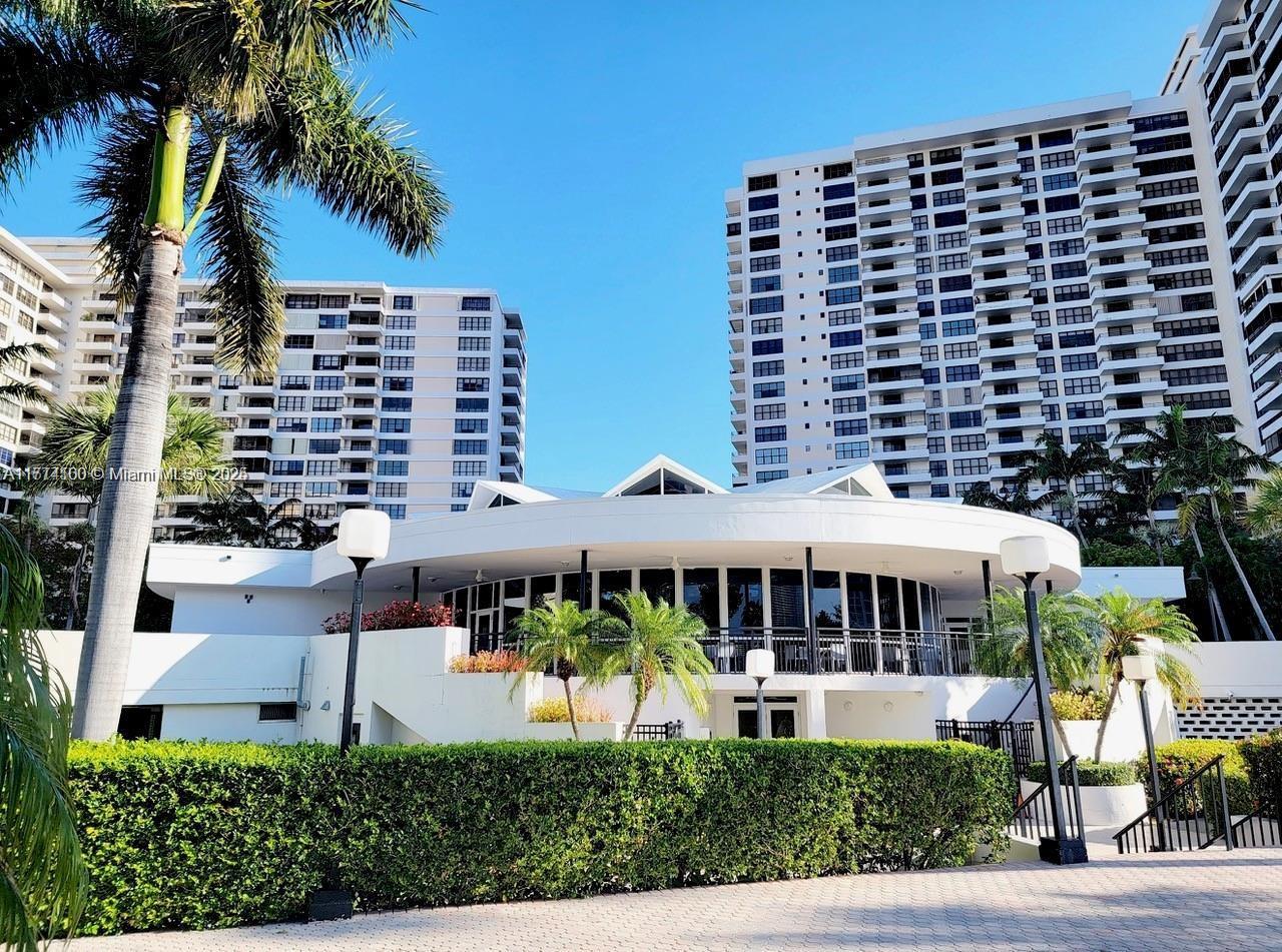 Picture of 2500 Parkview Dr # 1111, Hallandale Beach, FL 33009