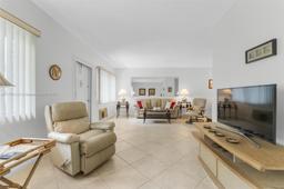 Picture of 3701 Tyler St # 104, Hollywood, FL 33021