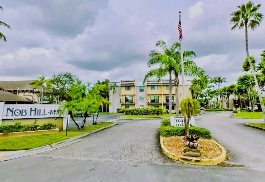 Picture of 10431 N Kendall Drive # D211, Kendall, FL 33176