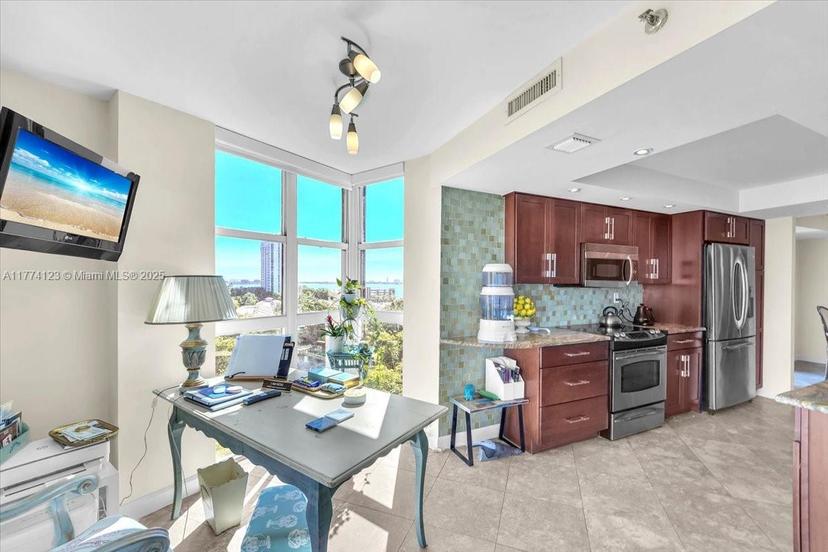 Picture of 2000 Towerside Ter # 901, Miami FL 33138