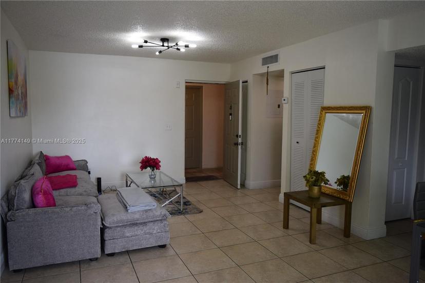 Picture of 8240 SW 210Th St # 220, Cutler Bay FL 33189