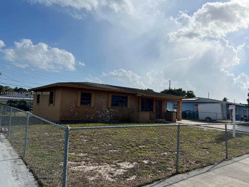 Picture of 3310 NW 172Nd Ter, Miami Gardens FL 33056