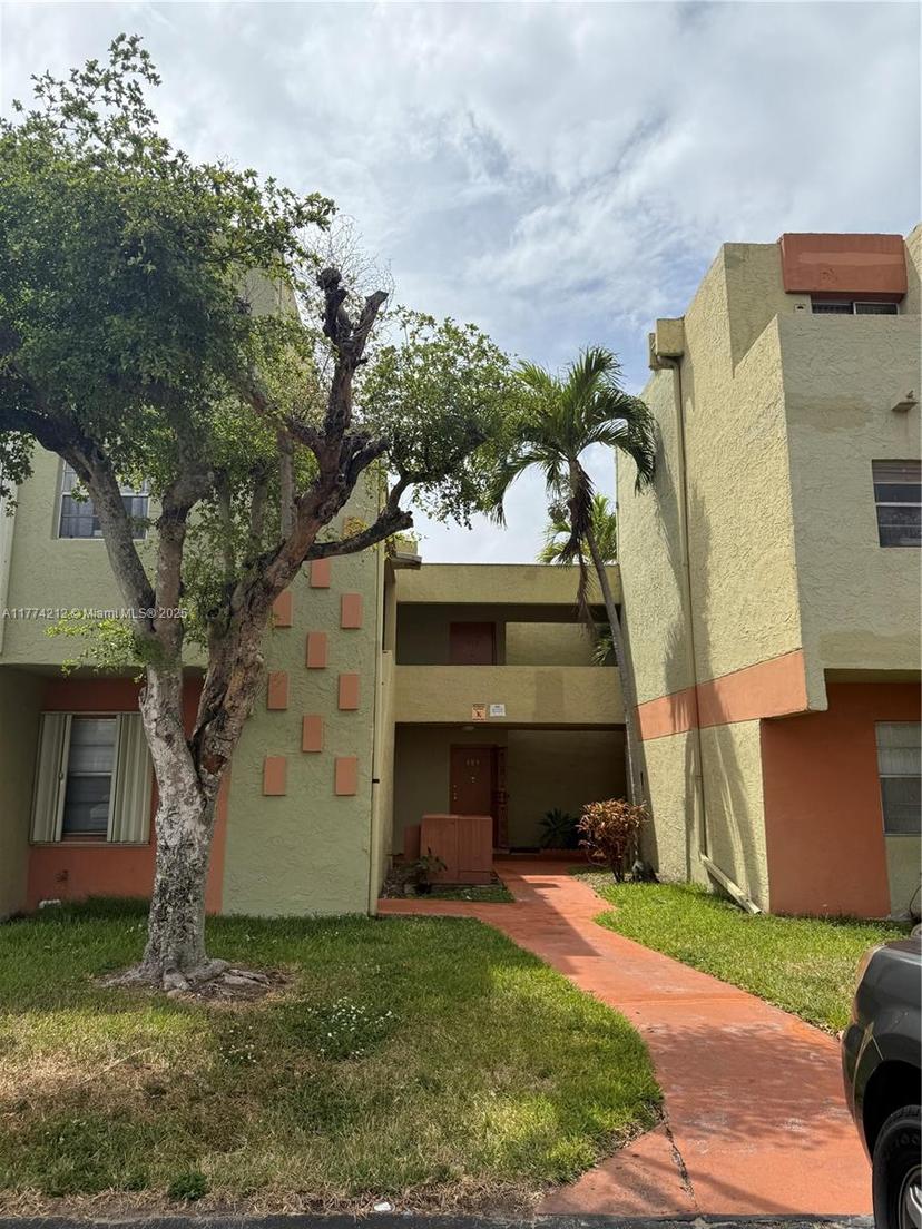 Picture of 9390 W Flagler St # 109A, Miami FL 33174