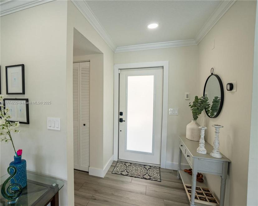 Picture of 357 W Riverbend Dr, Sunrise FL 33326