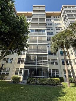 Picture of 3520 Oaks Way # 107, Pompano Beach, FL 33069