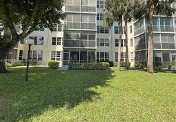 Picture of 3520 Oaks Way # 107, Pompano Beach, FL 33069