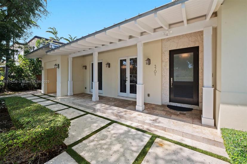 Picture of 5701 SW 82Nd St, South Miami FL 33143