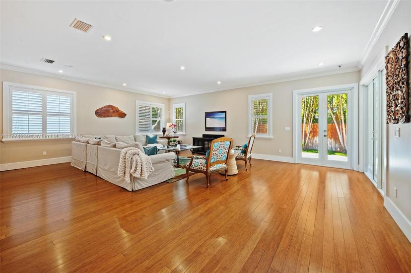Picture of 5701 SW 82Nd St, South Miami FL 33143
