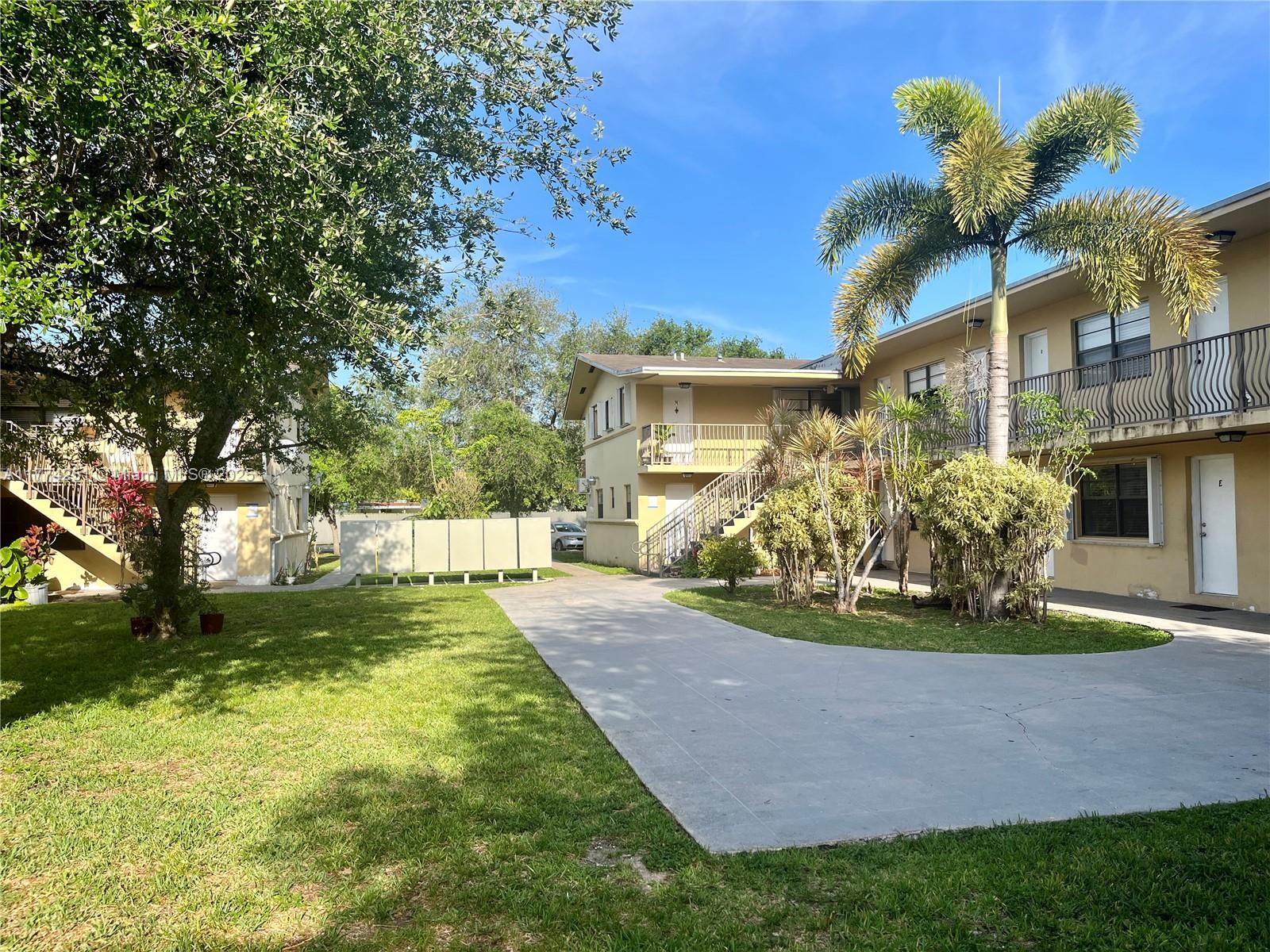 Picture of 4450 SW 67Th Ave # U, Miami, FL 33155