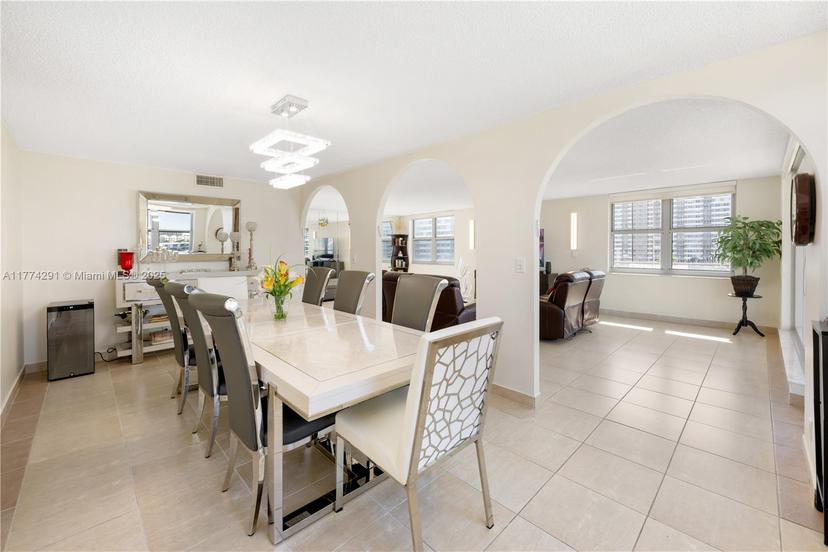 Picture of 1920 S Ocean Dr # 7A, Hallandale Beach FL 33009