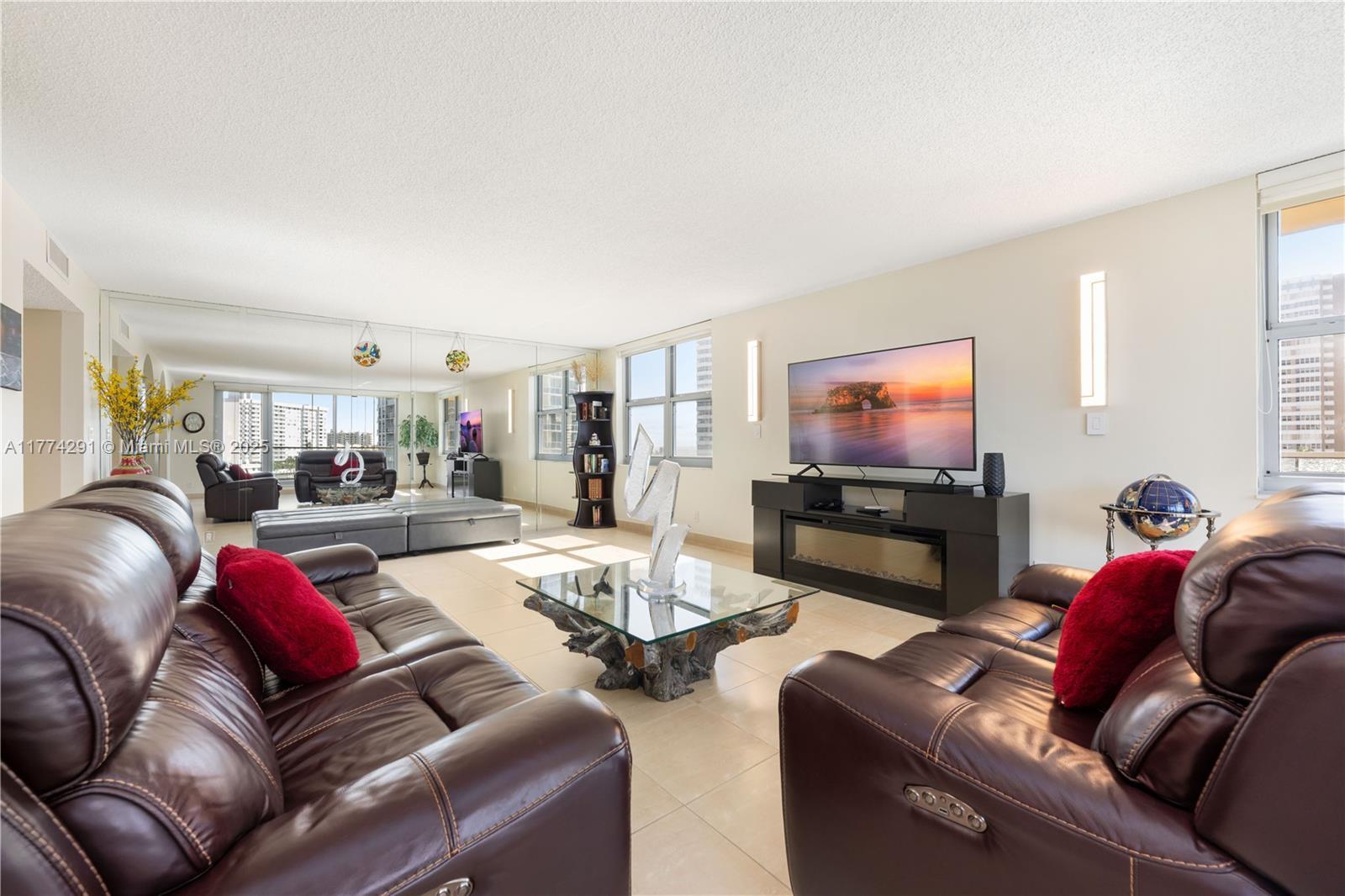 Picture of 1920 S Ocean Dr # 7A, Hallandale Beach, FL 33009