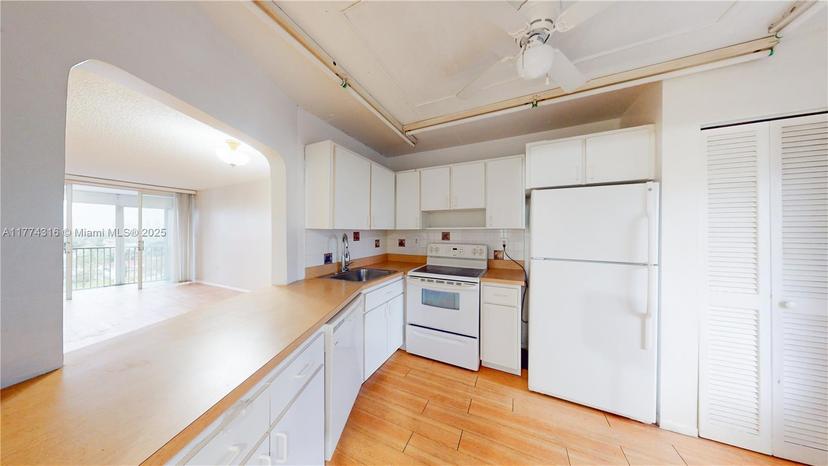 Picture of 1780 NE 191St St # 2, Miami FL 33179
