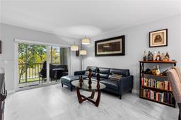 Picture of 1201 Hillcrest Ct # 212, Hollywood, FL 33021