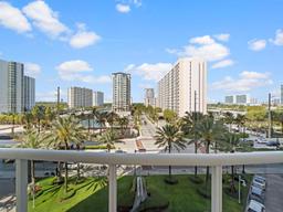 Picture of 15901 Collins Ave # 405, Sunny Isles Beach, FL 33160
