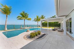 Picture of 1011 N Venetian Dr, Miami, FL 33139