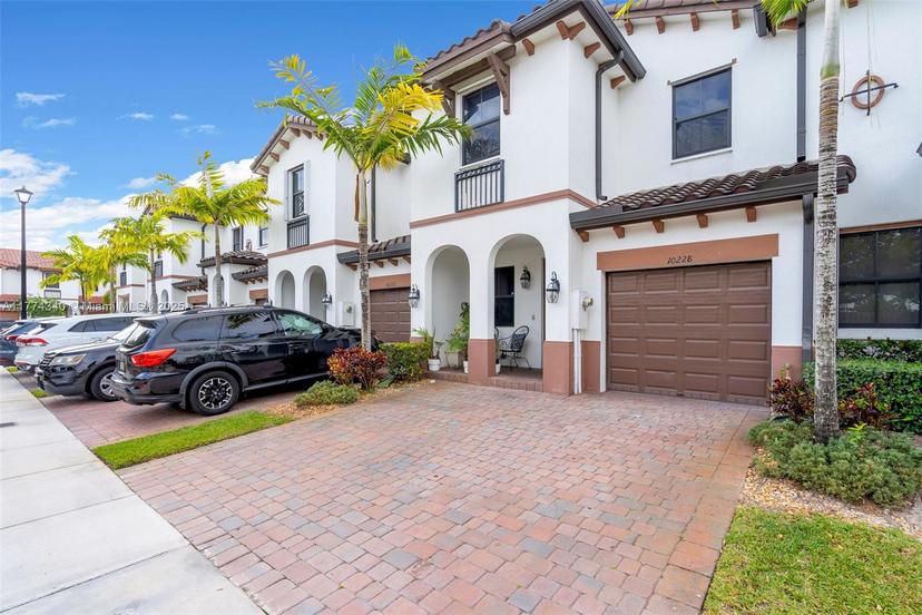 Picture of 10228 NW 88Th Ter # 10228, Doral FL 33178