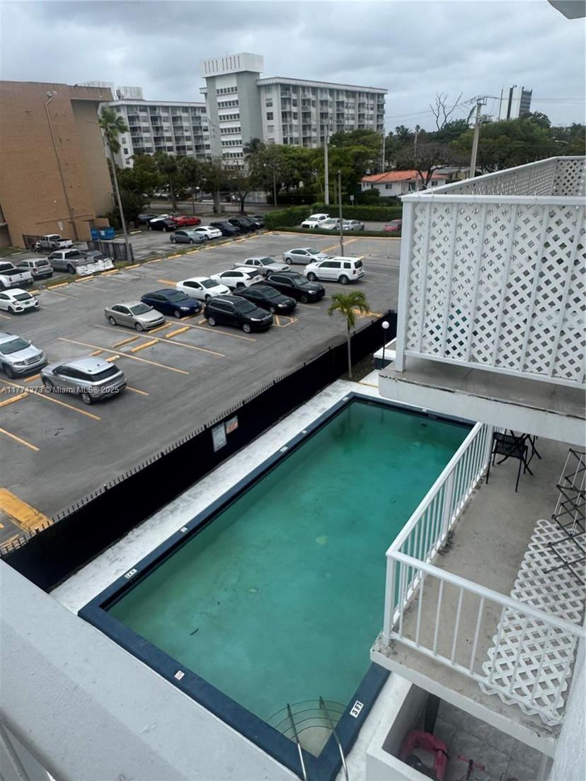 Picture of 920 NE 169Th St # 404, North Miami Beach FL 33162
