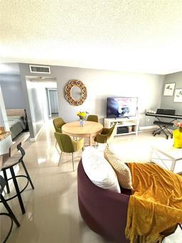 Picture of 6130 W 19Th Ave # 301, Hialeah, FL 33012