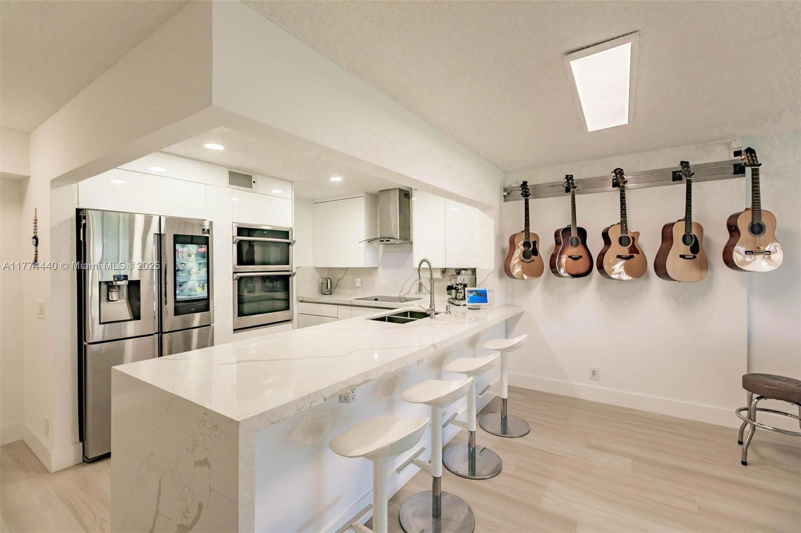 Picture of 201 SE 11Th Ter # 104, Dania Beach, FL 33004