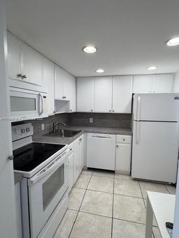 Picture of 3475 N Country Club Dr # 701, Aventura, FL 33180