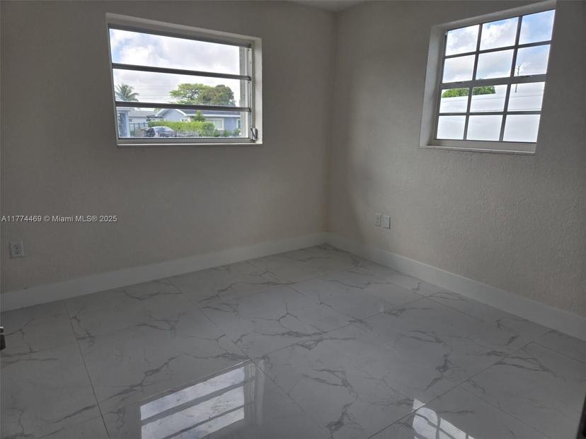 Picture of 4255 NW 170Th St, Miami Gardens FL 33055
