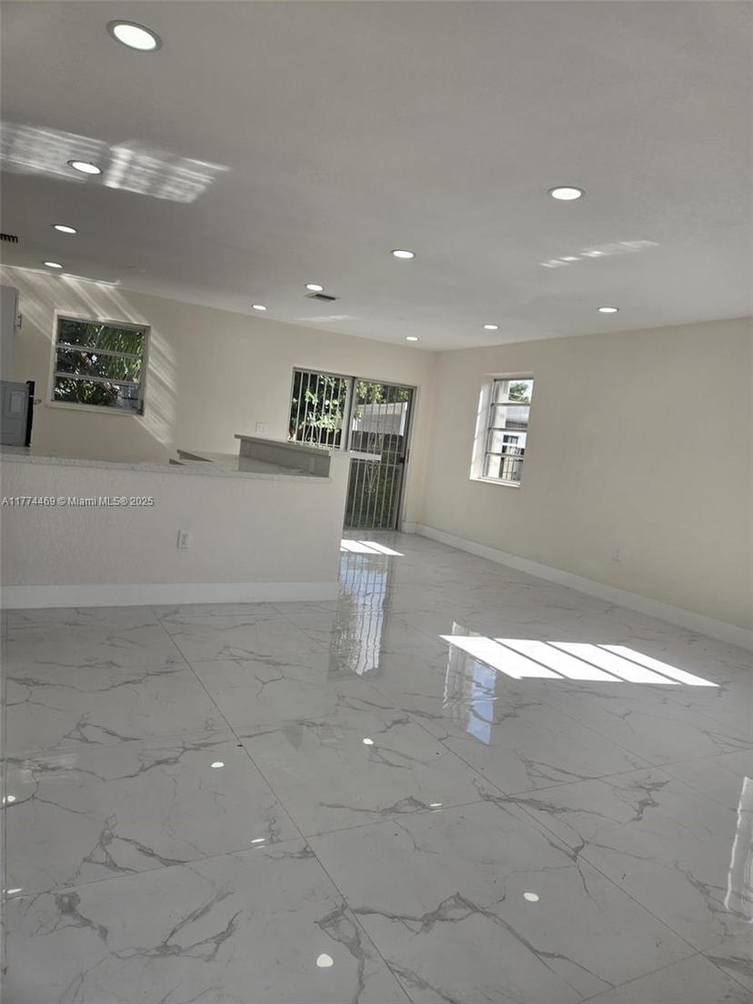 Picture of 4255 NW 170Th St, Miami Gardens FL 33055