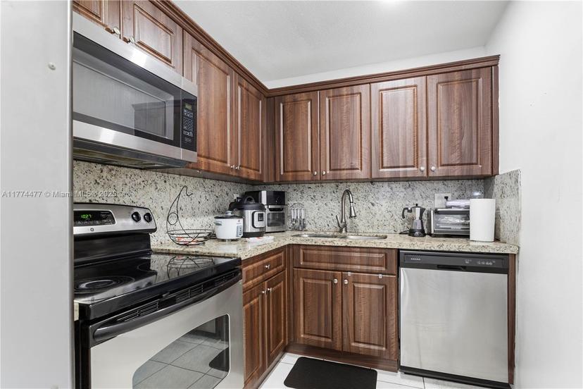 Picture of 6130 W 19Th Ave # 215, Hialeah FL 33012