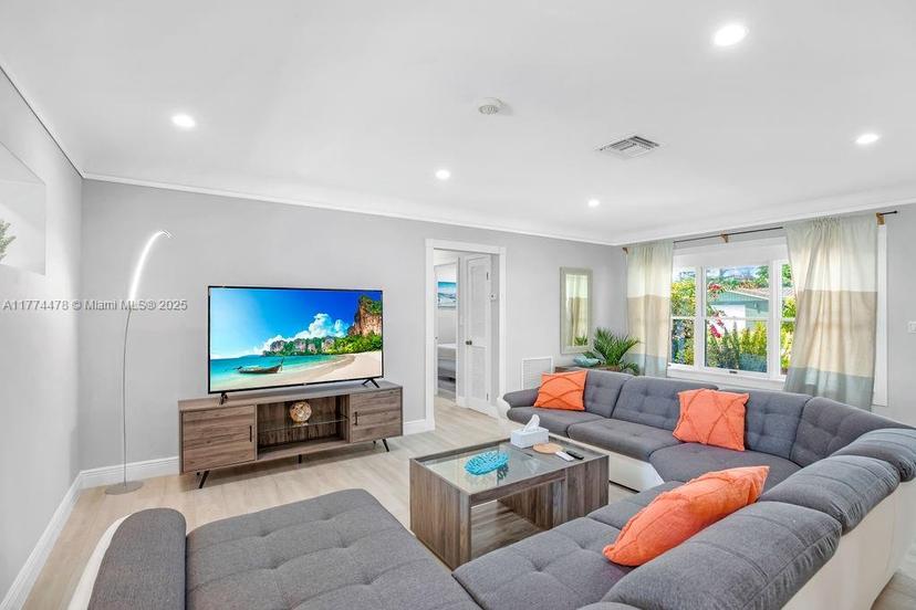 Picture of 5320 NE 16Th Ter, Fort Lauderdale FL 33334