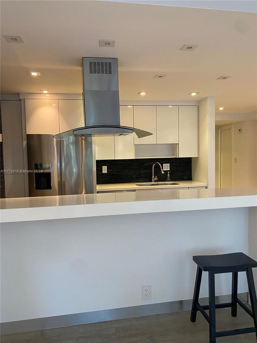 Picture of 181 Crandon Blvd # 207, Key Biscayne FL 33149
