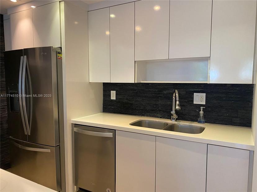 Picture of 181 Crandon Blvd # 207, Key Biscayne FL 33149