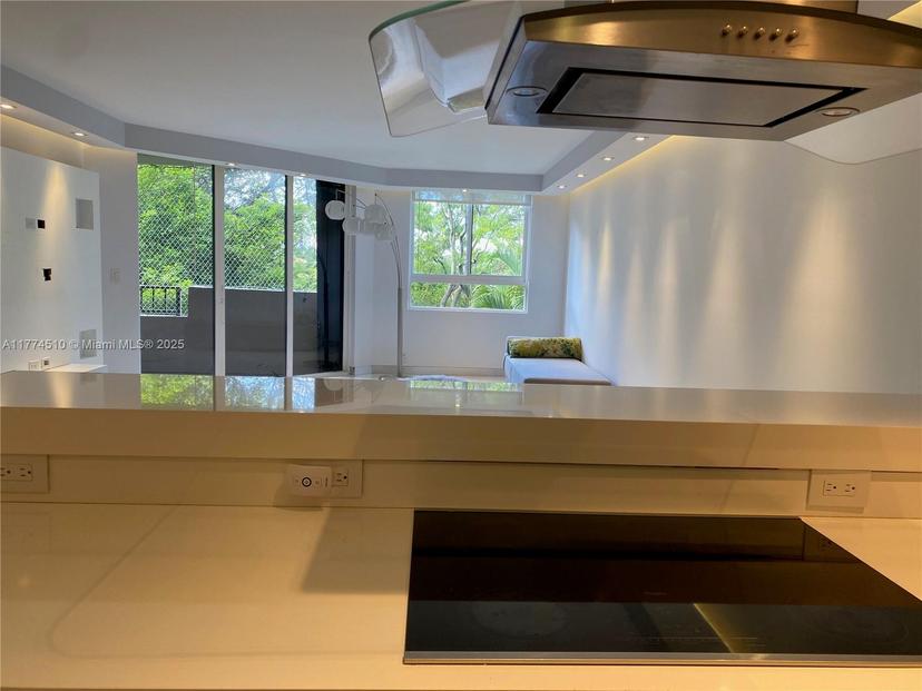 Picture of 181 Crandon Blvd # 207, Key Biscayne FL 33149