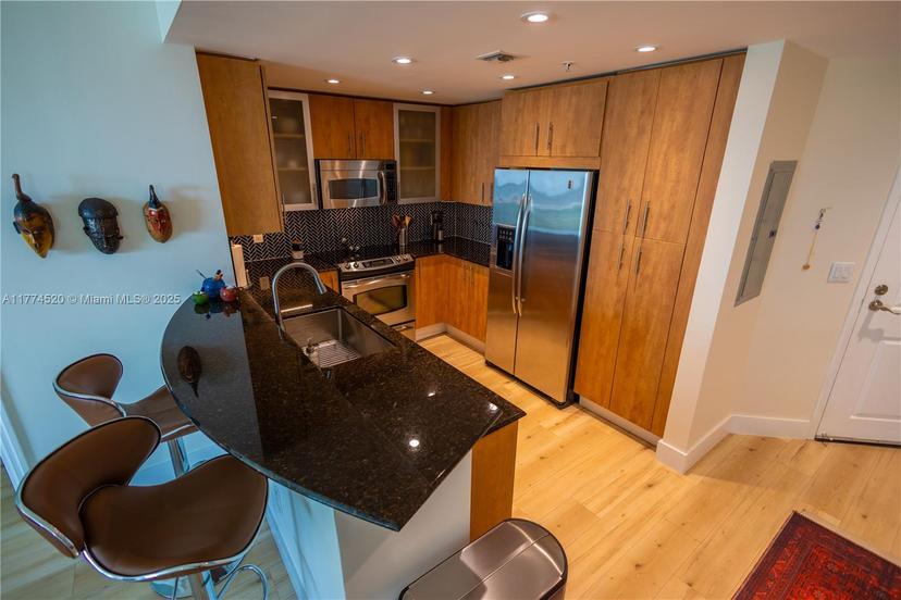 Picture of 7900 Harbor Island Dr # 619, North Bay Village FL 33141