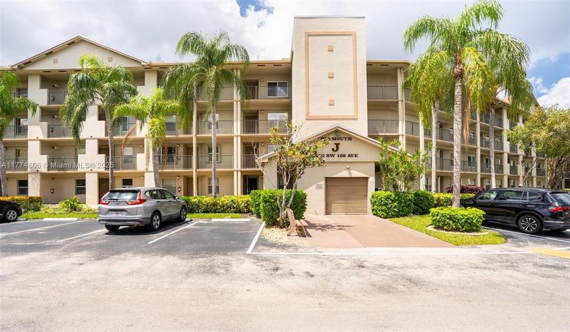 Picture of 650 SW 138Th Ave # 210J, Pembroke Pines FL 33027