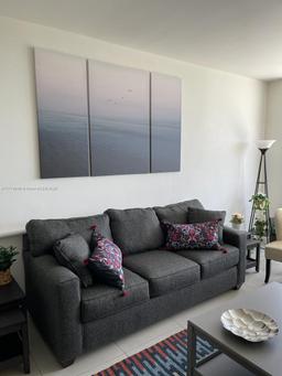Picture of 5350 NW 84Th Ave # 1014, Doral, FL 33166
