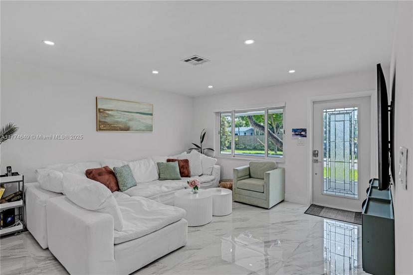 Picture of 1730 NE 9Th Ave, Fort Lauderdale FL 33305