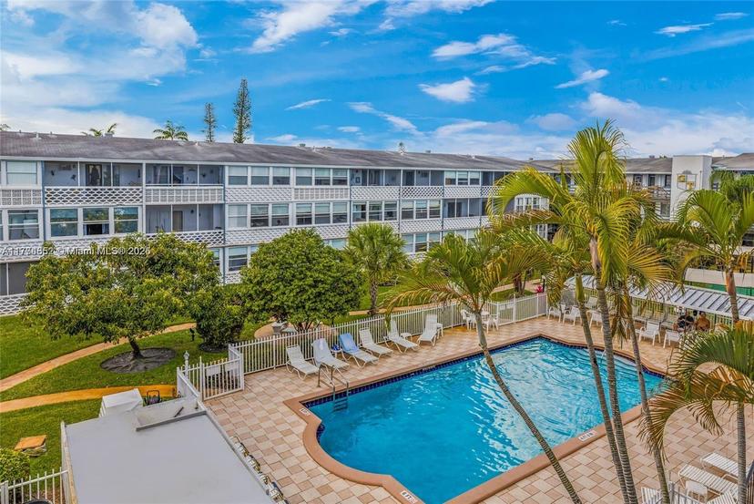 Picture of 15610 NE 6Th Ave # 32C, Miami FL 33162