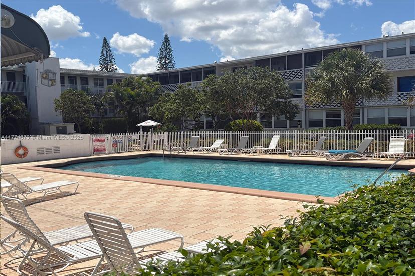 Picture of 15610 NE 6Th Ave # 10B, Miami FL 33162